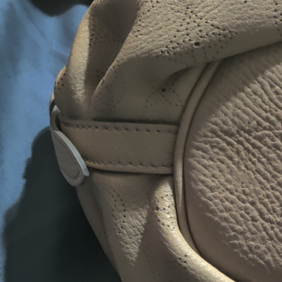 Louis Vuitton Mahina Perforated hobo - Picture 5 of 16